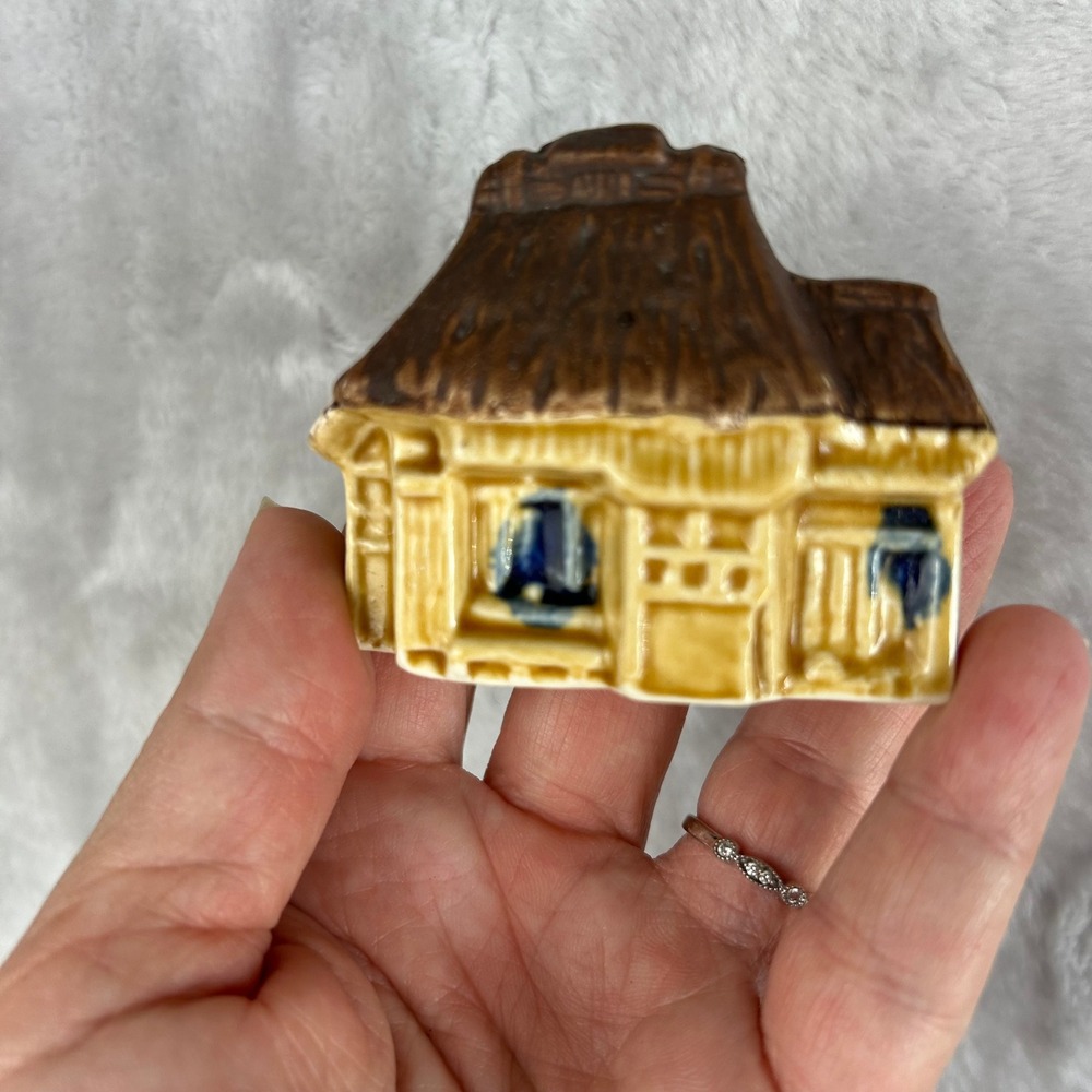 Vintage Miniature Japanese Thatched Roof House aquarium Figurine‎ Made in Japan